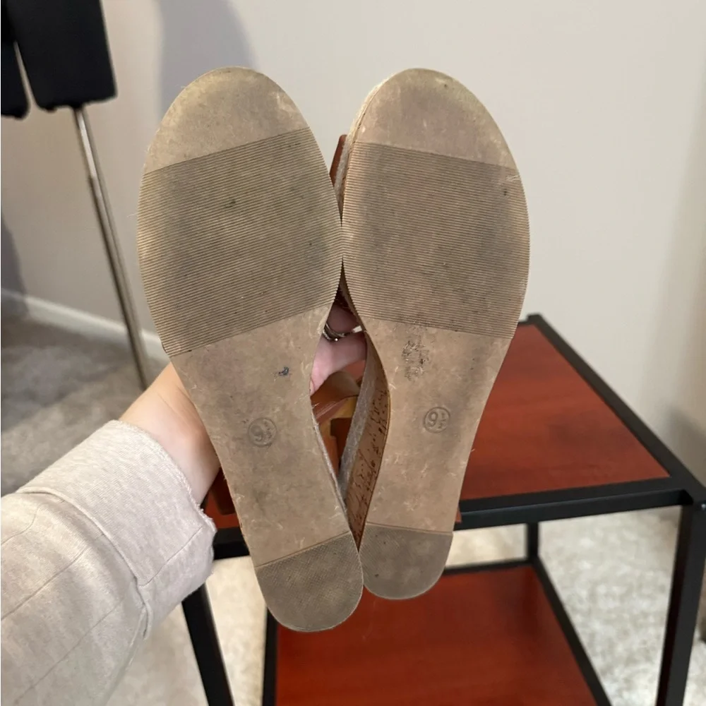 Universal Thread Tan Wedge Sandals - Picture 6 of 7